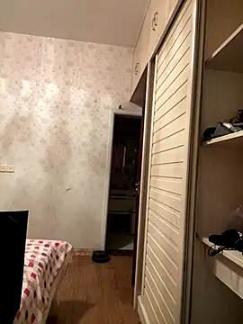 Snapshot of smgirls chatting on 10-28-25, 10:41 smgirls online show from 10-28-25, 10:41