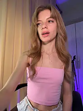 Snapshot of mari__papi chatting on 05-15-26, 03:41 mari papi online show from 05-15-26, 03:41