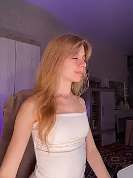 Snapshot of mari__papi chatting on 06-07-26, 03:27 mari papi online show from 06-07-26, 03:27