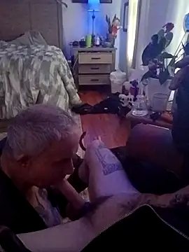 Snapshot of Mrluckstick chatting on 09-16-25, 08:43 Mrluckstick online show from 09-16-25, 08:43