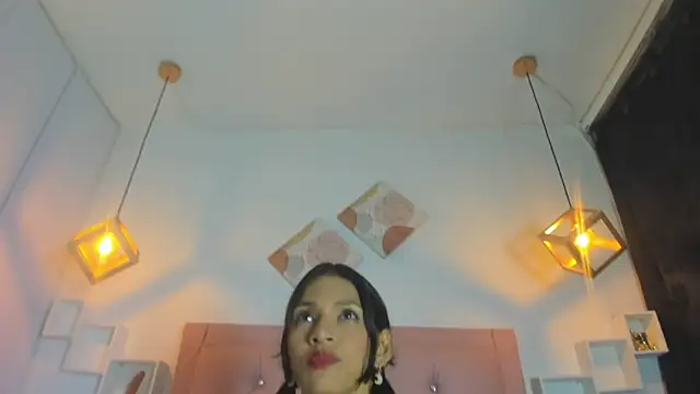 Snapshot of Mia_Suarezzz chatting on 11-05-25, 10:32 Mia Suarezzz online show from 11-05-25, 10:32