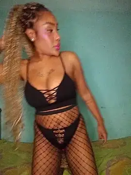 Queen Amara online show from 10-18-25, 01:52