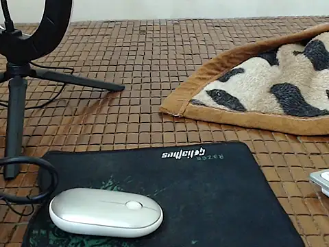 Ami 8x online show from 09-20-25, 06:36