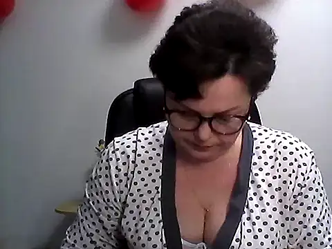 EllaLove2277 online show from 02-18-26, 06:31