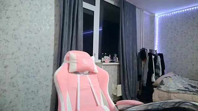 KeicyKlark online show from 10-02-25, 06:04