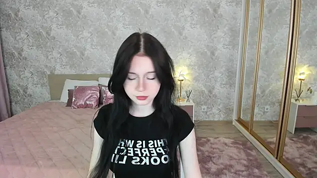 VioletHarme online show from 04-29-26, 11:36