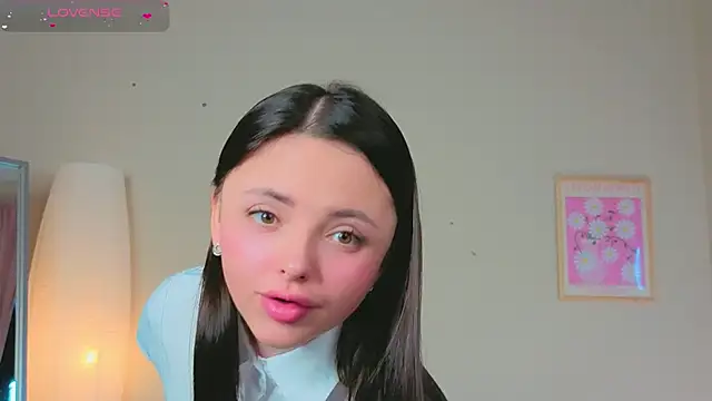Snapshot of OliviaKis_ chatting on 09-17-25, 07:10 OliviaKis online show from 09-17-25, 07:10
