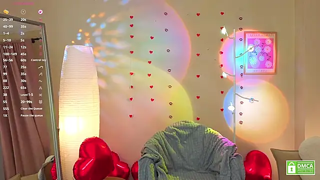 Snapshot of OliviaKis_ chatting on 02-14-26, 08:00 OliviaKis online show from 02-14-26, 08:00