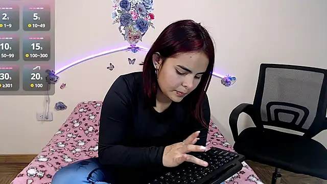 Valeryxs online show from 11-18-25, 08:35