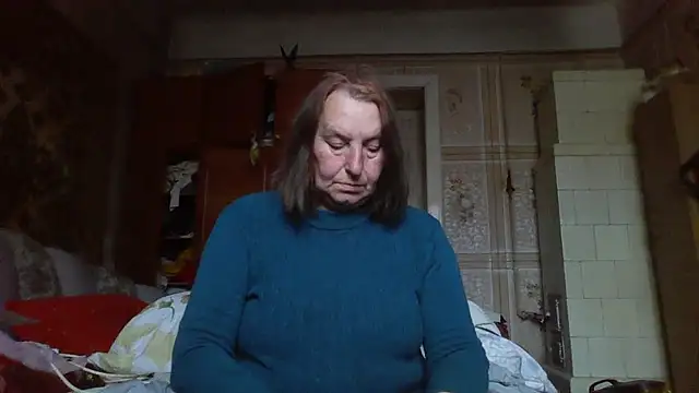 Snapshot of AnnaLive570 chatting on 10-17-25, 11:02 AnnaLive570 online show from 10-17-25, 11:02