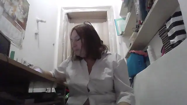 AnnaLive570 online show from 12-15-25, 05:23