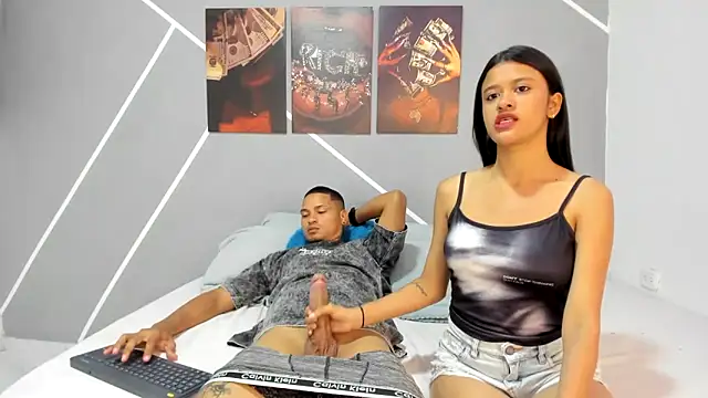 Snapshot of Sexy777Couple chatting on 03-27-26, 02:39 Sexy777Couple online show from 03-27-26, 02:39