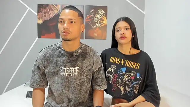 Snapshot of Sexy777Couple chatting on 03-29-26, 01:16 Sexy777Couple online show from 03-29-26, 01:16