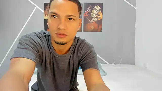 Snapshot of Sexy777Couple chatting on 04-02-26, 01:36 Sexy777Couple online show from 04-02-26, 01:36