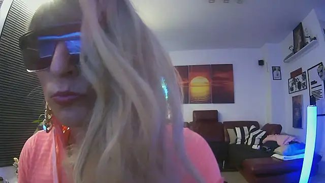 hellgirl1980 online show from 10-28-25, 10:01