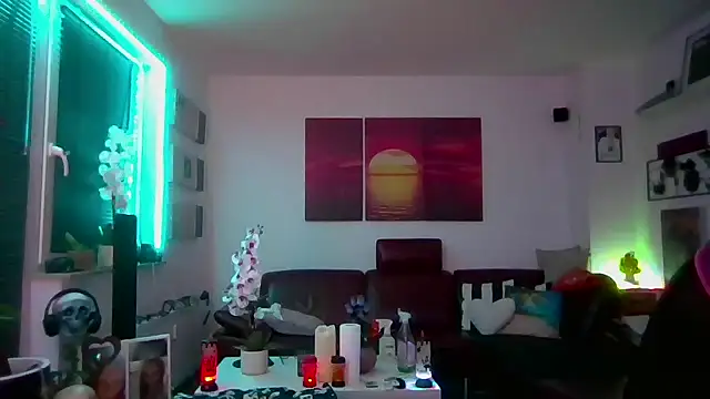 hellgirl1980 online show from 11-19-25, 11:05