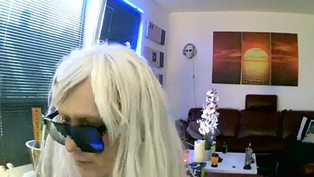 hellgirl1980 online show from 11-25-25, 07:41