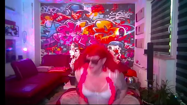 hellgirl1980 online show from 06-12-26, 04:00