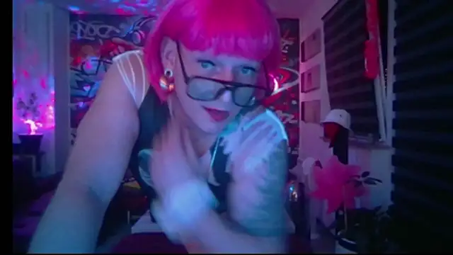 Snapshot of hellgirl1980 chatting on 07-02-26, 11:22 hellgirl1980 online show from 07-02-26, 11:22