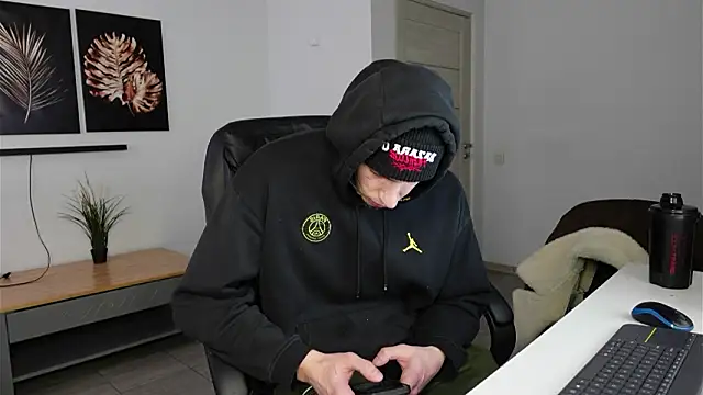 Snapshot of Ryan_Dozer chatting on 02-21-26, 06:25 Ryan Dozer online show from 02-21-26, 06:25