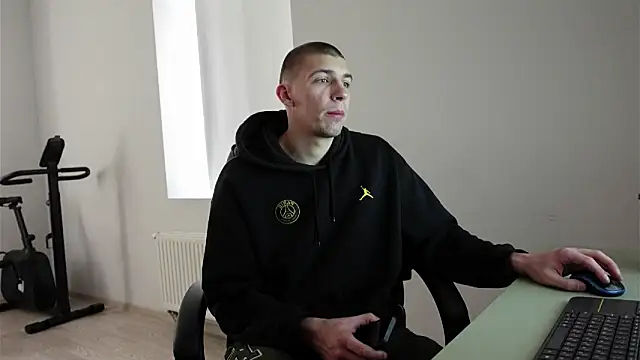 Snapshot of Ryan_Dozer chatting on 04-19-26, 06:24 Ryan Dozer online show from 04-19-26, 06:24