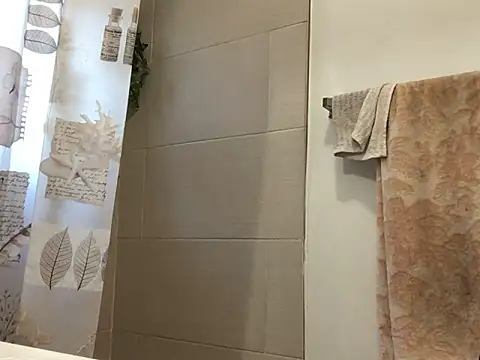 Snapshot of littyleesh1 chatting on 09-18-25, 12:40 littyleesh1 online show from 09-18-25, 12:40