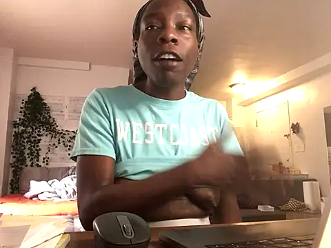 Snapshot of littyleesh1 chatting on 09-24-25, 01:36 littyleesh1 online show from 09-24-25, 01:36