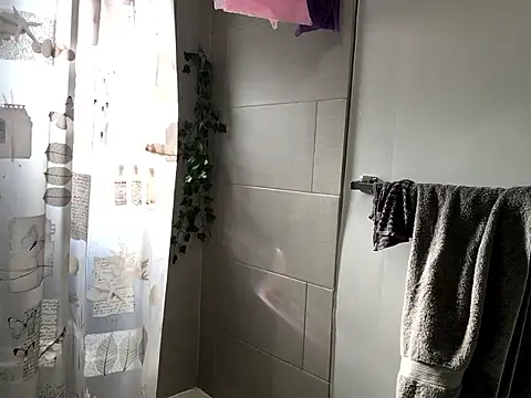 littyleesh1 online show from 01-15-26, 06:33