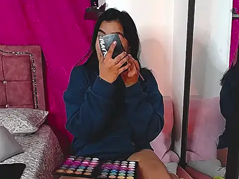 charlottekiss99 online show from 09-19-25, 11:44