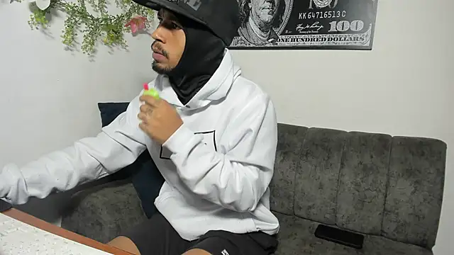 Snapshot of carl_jhonson821 chatting on 11-05-25, 10:15 carl jhonson821 online show from 11-05-25, 10:15