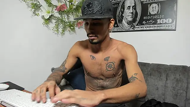 Snapshot of carl_jhonson821 chatting on 11-08-25, 12:27 carl jhonson821 online show from 11-08-25, 12:27