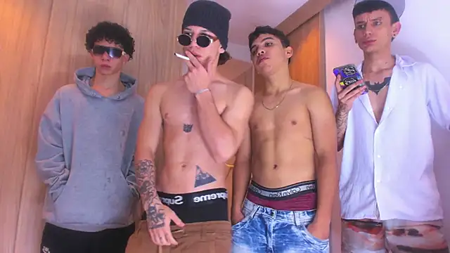Latin White Boys online show from 09-18-25, 04:36