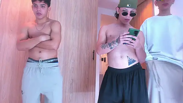 Latin White Boys online show from 09-28-25, 04:07