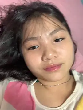 Snapshot of Emlyly-18 chatting on 09-24-25, 11:13 Emlyly-18 online show from 09-24-25, 11:13