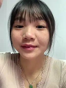 Snapshot of Emlyly-18 chatting on 11-01-25, 02:46 Emlyly-18 online show from 11-01-25, 02:46