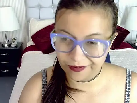 Snapshot of Amber_Rouge_ chatting on 09-20-25, 12:06 Amber Rouge online show from 09-20-25, 12:06