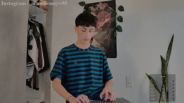 anthonny 05 online show from 09-21-25, 11:45