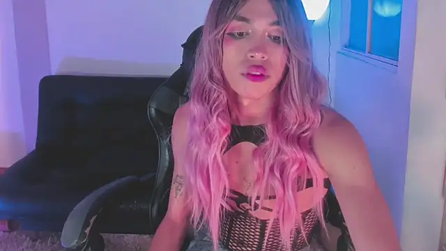 Nikkita Dragon online show from 11-14-25, 01:59