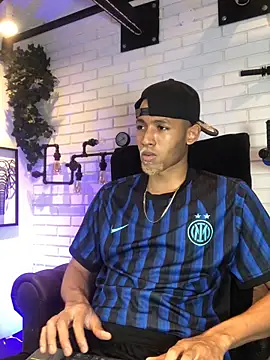 B Wild online show from 09-27-25, 03:55