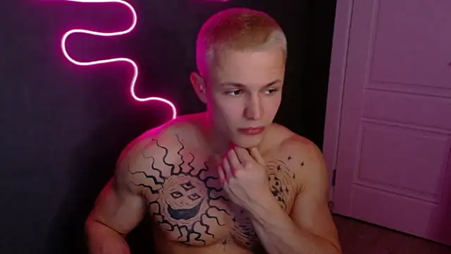 Snapshot of James__Noah chatting on 10-11-25, 09:13 James Noah online show from 10-11-25, 09:13