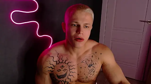 Snapshot of James__Noah chatting on 10-12-25, 08:08 James Noah online show from 10-12-25, 08:08