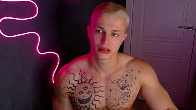 Snapshot of James__Noah chatting on 10-13-25, 08:09 James Noah online show from 10-13-25, 08:09