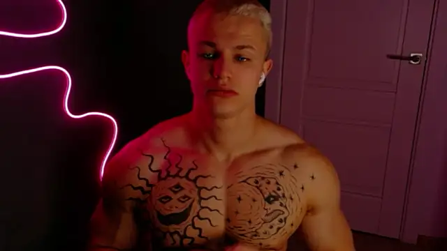 Snapshot of James__Noah chatting on 10-14-25, 07:25 James Noah online show from 10-14-25, 07:25