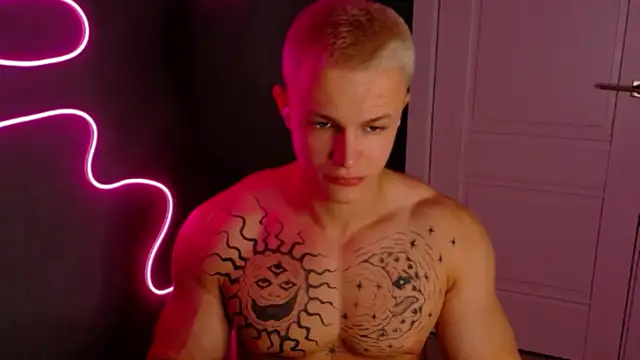 Snapshot of James__Noah chatting on 10-15-25, 08:42 James Noah online show from 10-15-25, 08:42