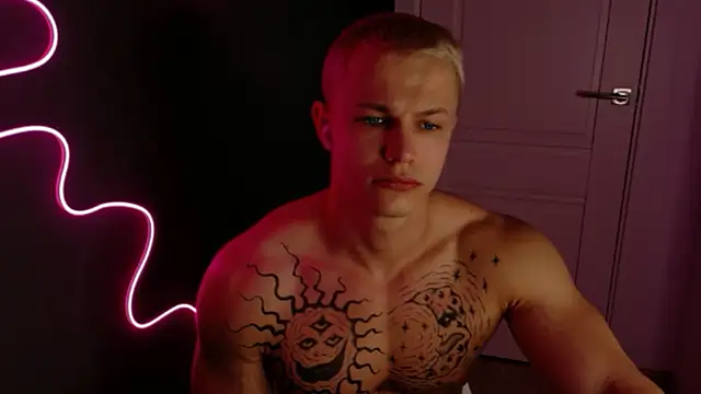 Snapshot of James__Noah chatting on 10-22-25, 09:14 James Noah online show from 10-22-25, 09:14