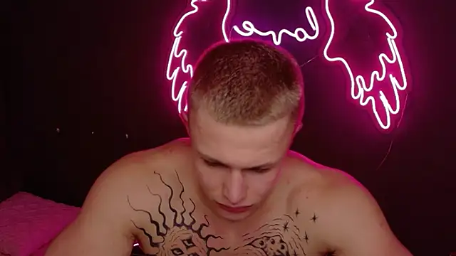 Snapshot of James__Noah chatting on 11-17-25, 07:19 James Noah online show from 11-17-25, 07:19