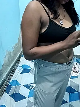 Latika Verma online show from 10-05-25, 03:43