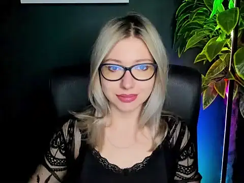 loveHeidi online show from 09-24-25, 04:27