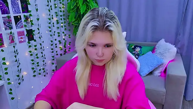 EmillyRogers online show from 09-20-25, 05:41