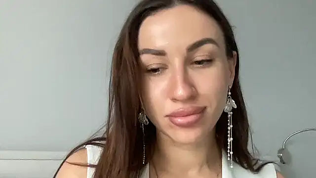 Snapshot of Ilayrisse chatting on 11-10-25, 10:58 Ilayrisse online show from 11-10-25, 10:58